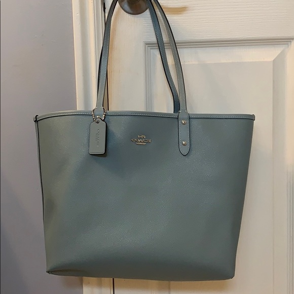 Authentic large Coach tote in marine NWT - Picture 8 of 8